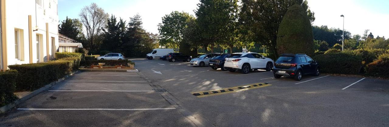 Pérouges Hotel La Berangere מראה חיצוני תמונה