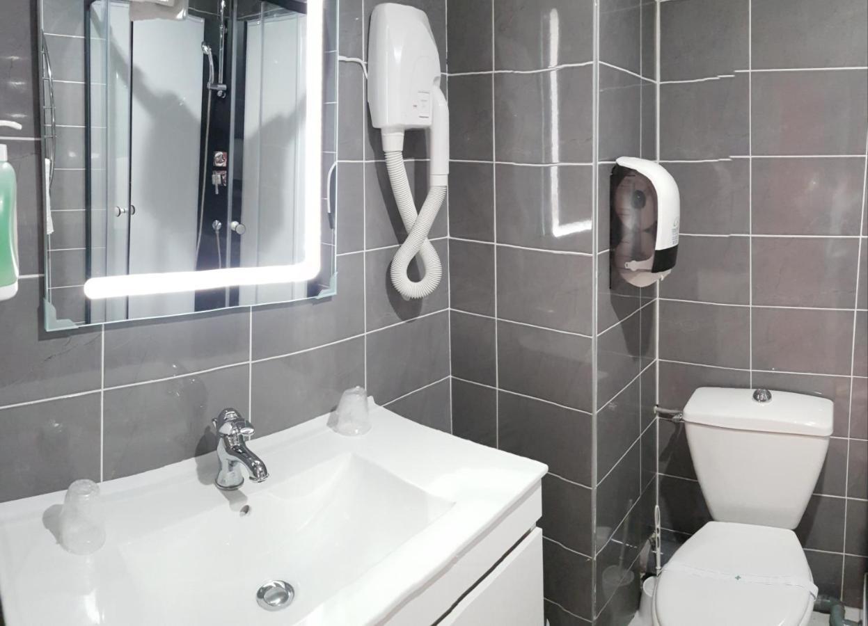 Pérouges Hotel La Berangere מראה חיצוני תמונה