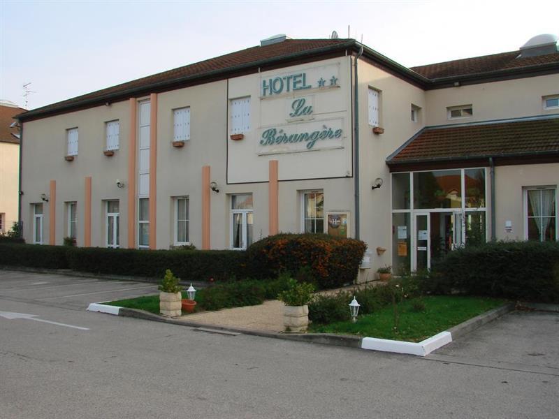 Pérouges Hotel La Berangere מראה חיצוני תמונה